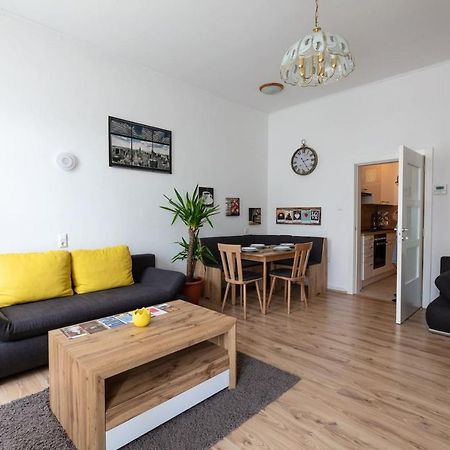 Sunny Renovated Apartment Close To Downtown Вена Экстерьер фото