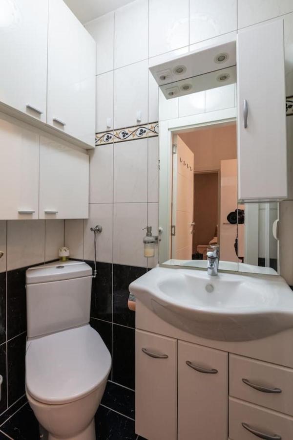 Sunny Renovated Apartment Close To Downtown Вена Экстерьер фото