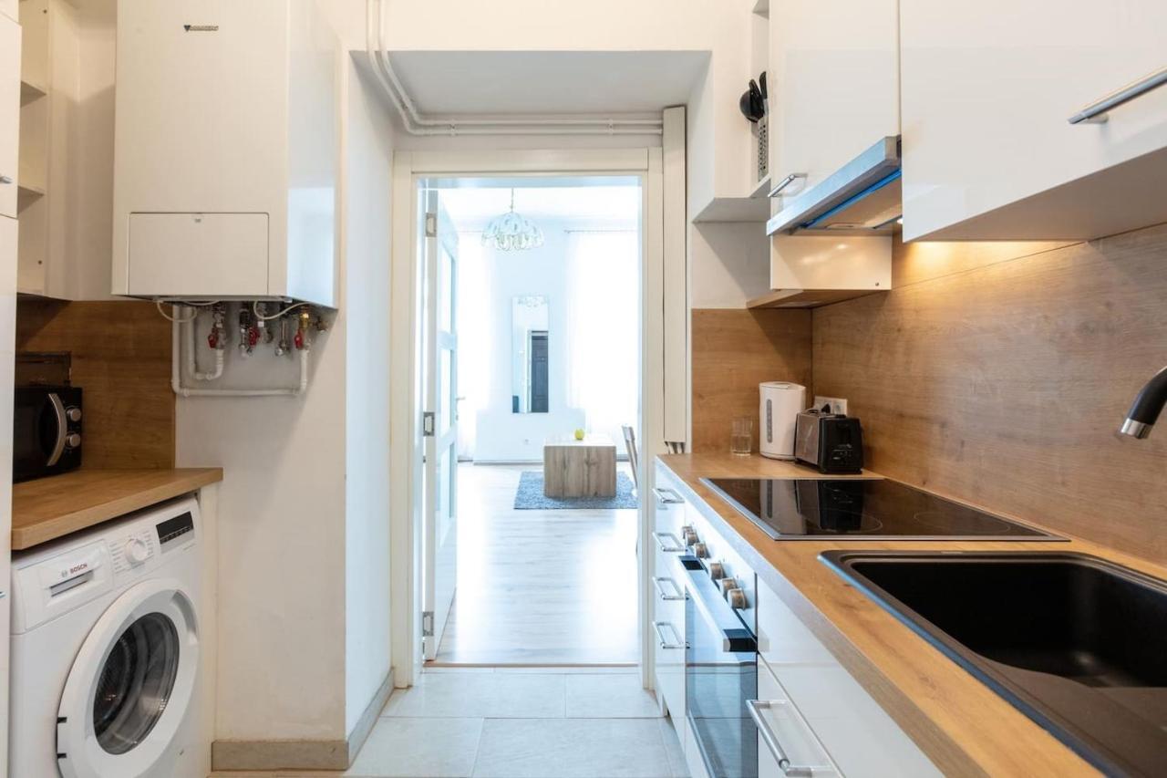 Sunny Renovated Apartment Close To Downtown Вена Экстерьер фото