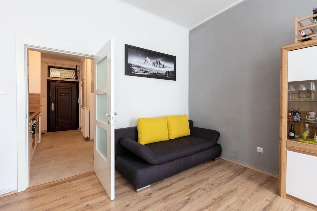 Sunny Renovated Apartment Close To Downtown Вена Экстерьер фото