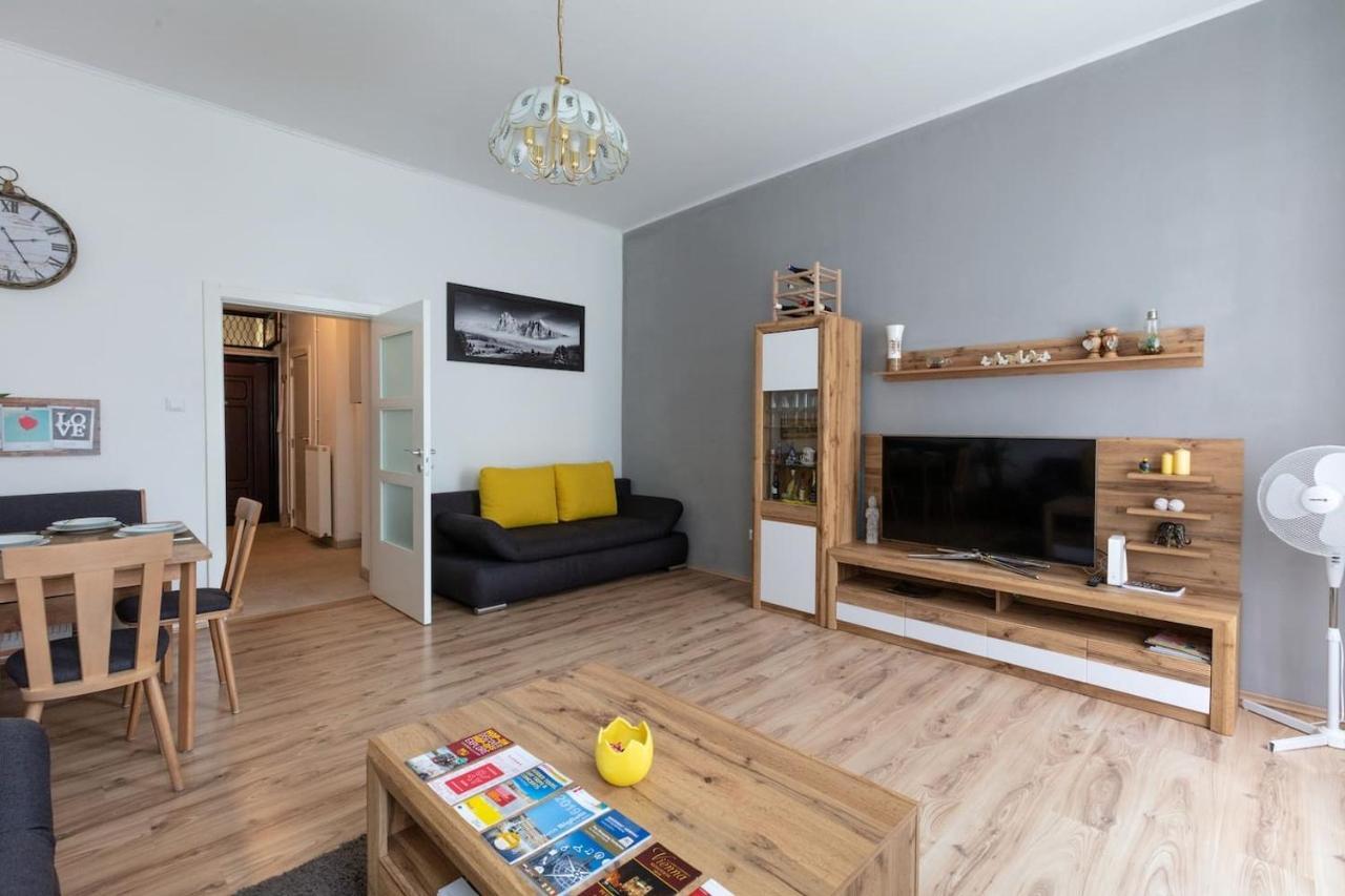 Sunny Renovated Apartment Close To Downtown Вена Экстерьер фото