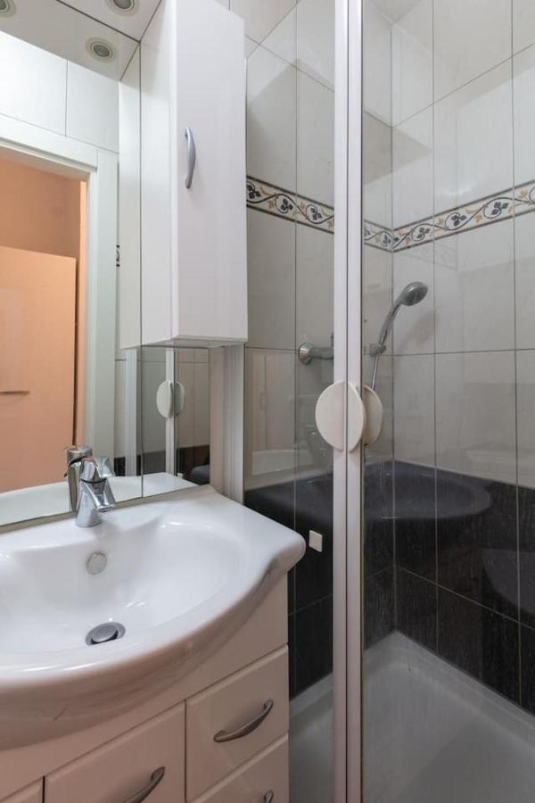 Sunny Renovated Apartment Close To Downtown Вена Экстерьер фото