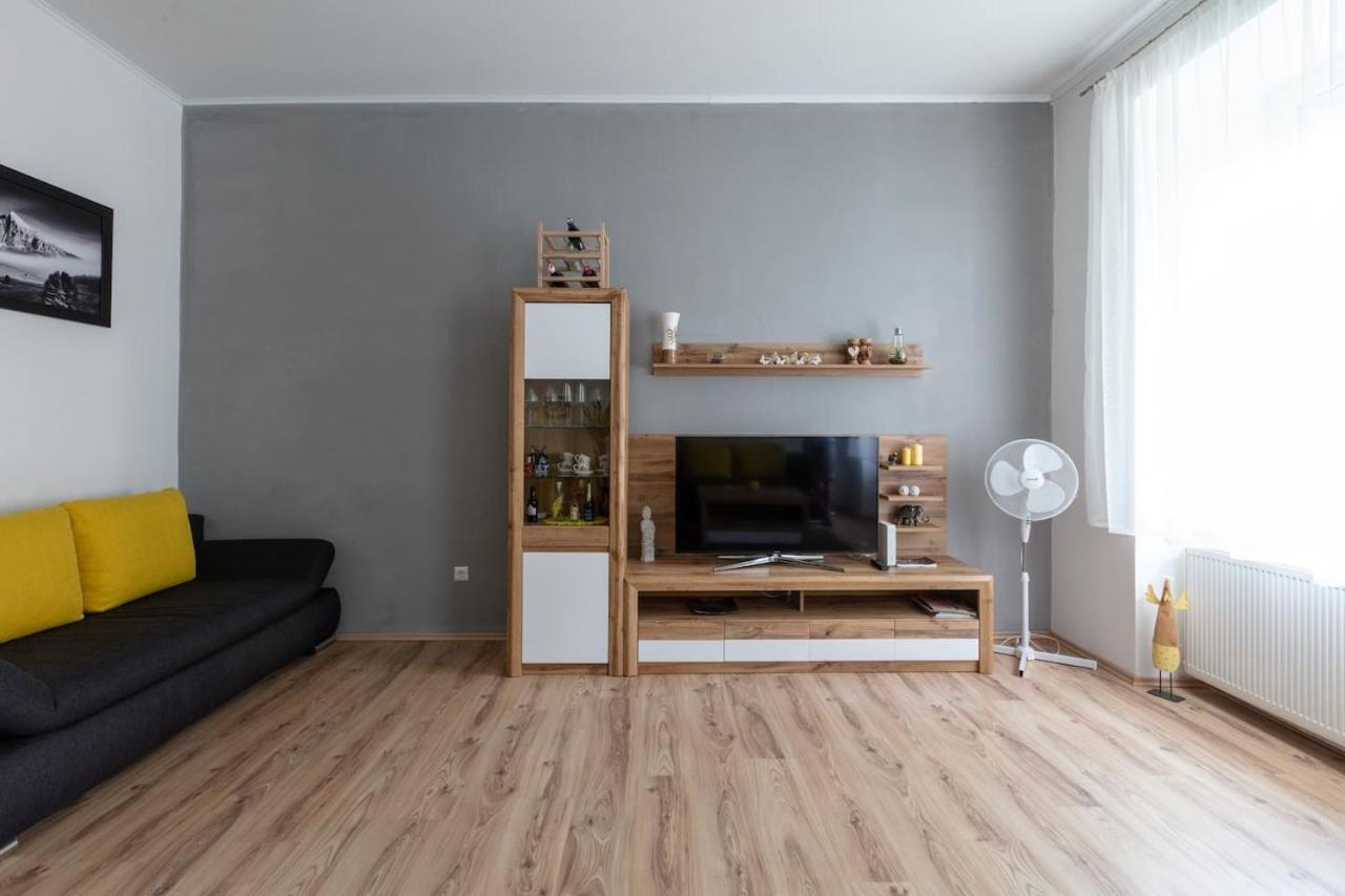 Sunny Renovated Apartment Close To Downtown Вена Экстерьер фото