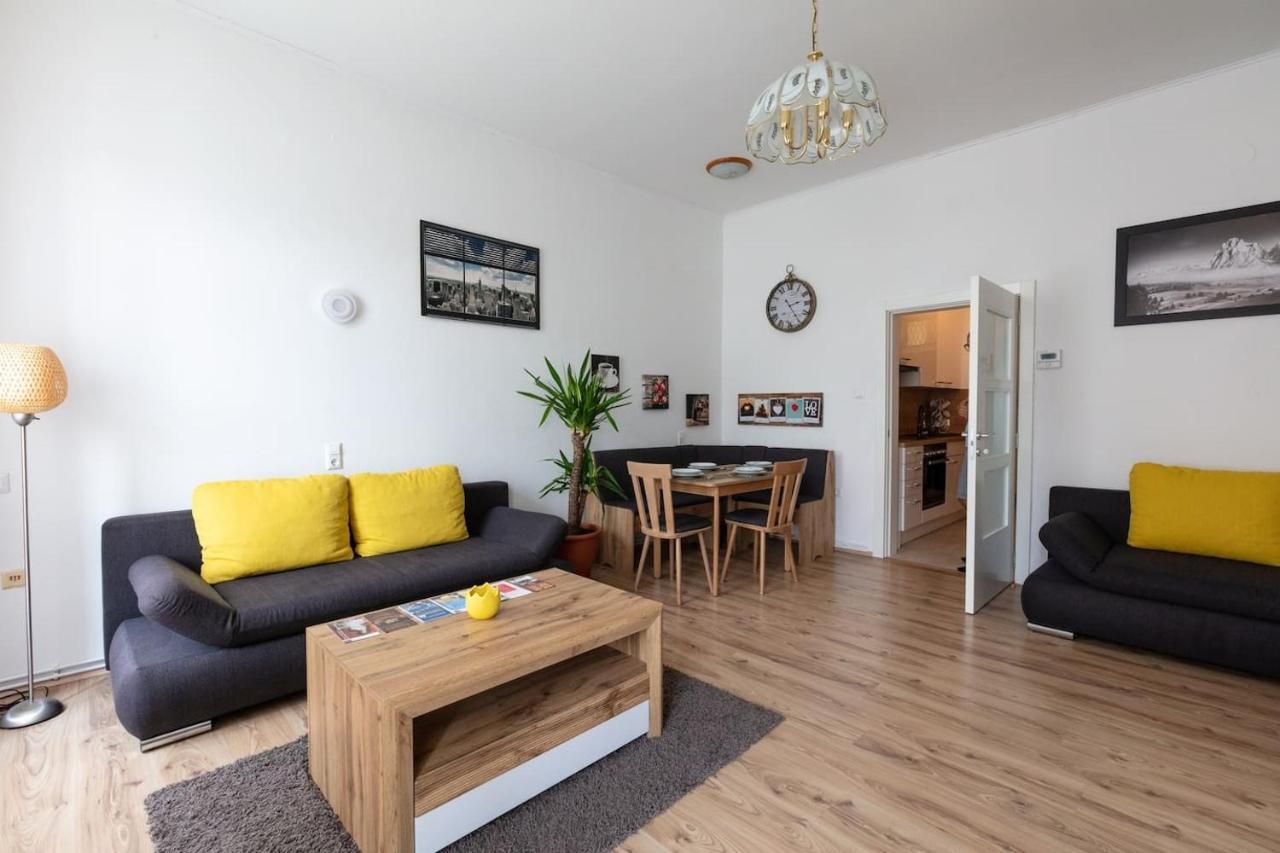 Sunny Renovated Apartment Close To Downtown Вена Экстерьер фото