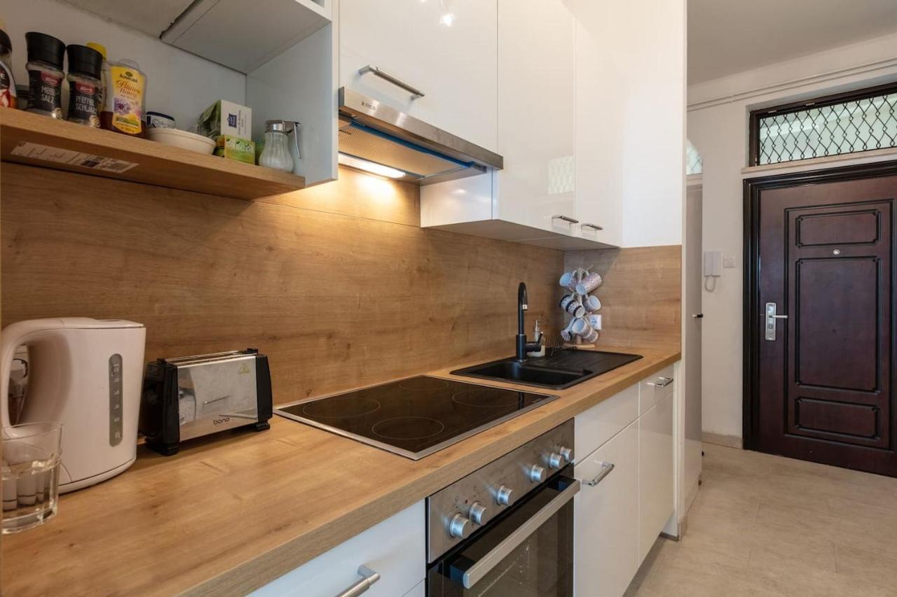 Sunny Renovated Apartment Close To Downtown Вена Экстерьер фото