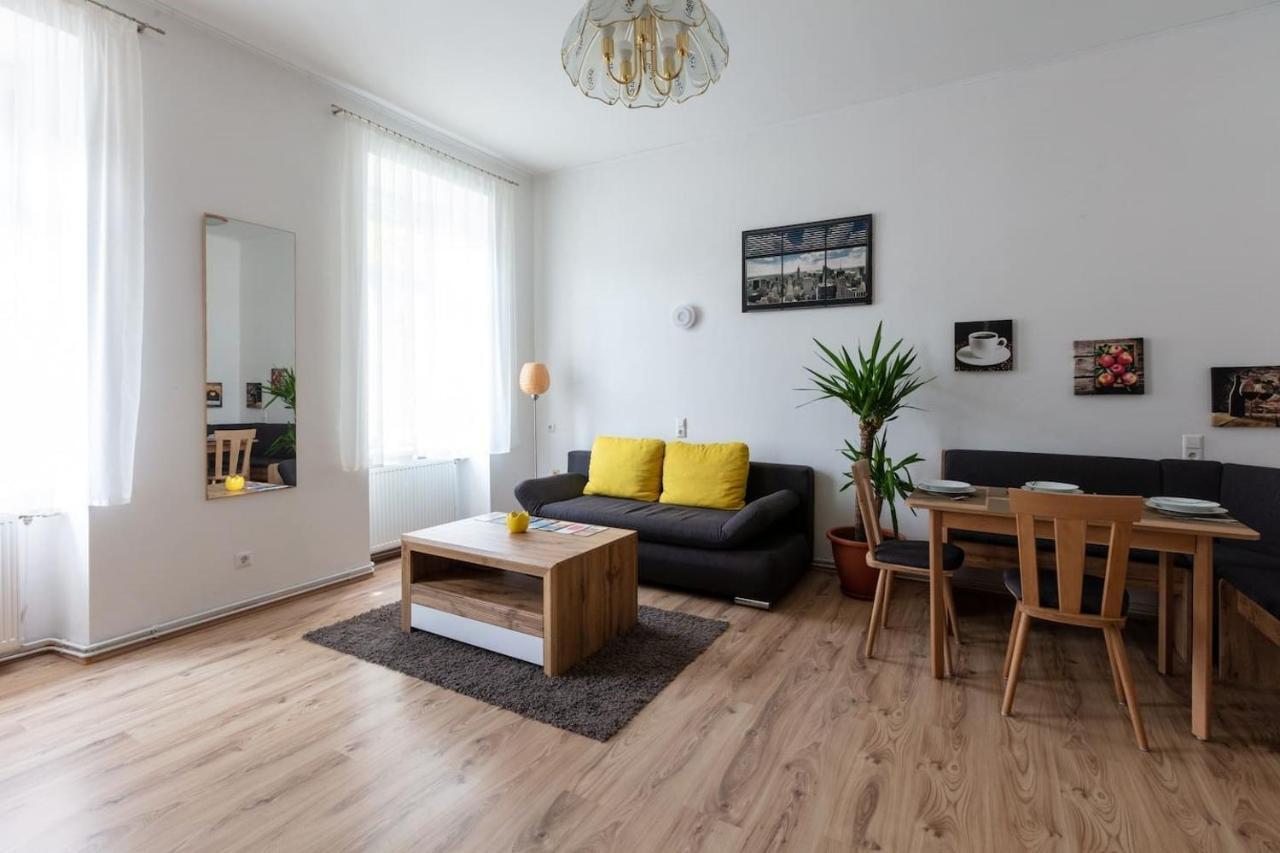 Sunny Renovated Apartment Close To Downtown Вена Экстерьер фото